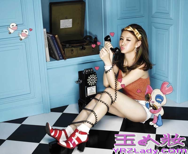 宅男女生安心亚日前为《GQ》拍摄时尚大片，其中多款俏皮的造型难掩宅男女神的诱惑。