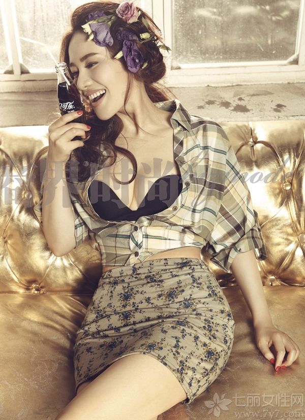 <p>孟茜性感演绎&ldquo;浴女&rdquo;本色 湿身全裸极致诱惑</p>