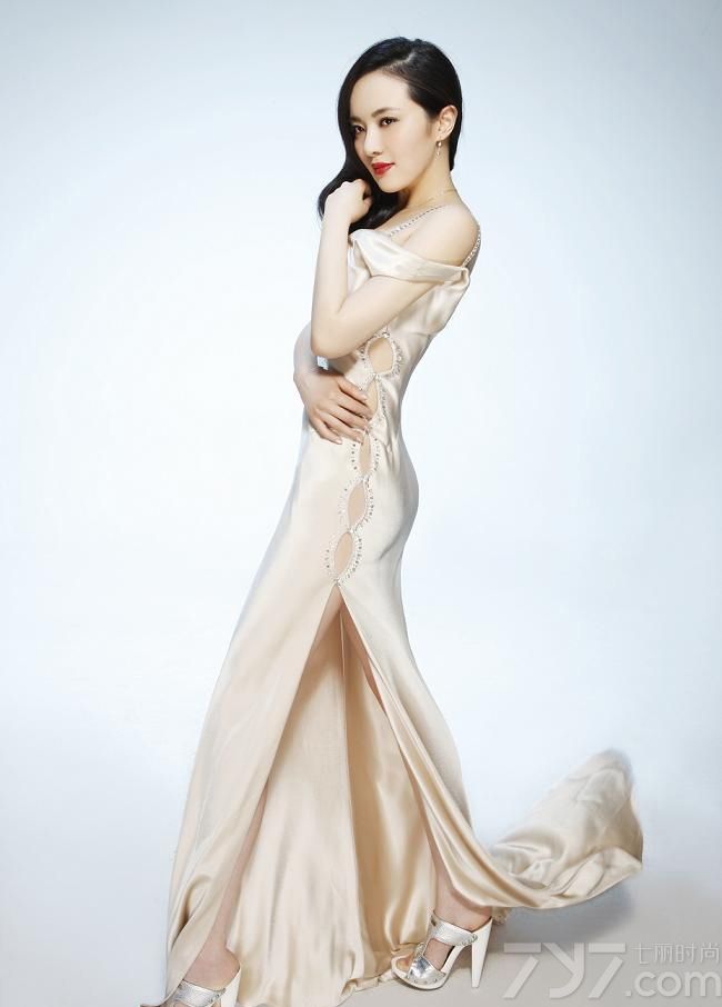 <p>孟茜性感演绎&ldquo;浴女&rdquo;本色 湿身全裸极致诱惑</p>