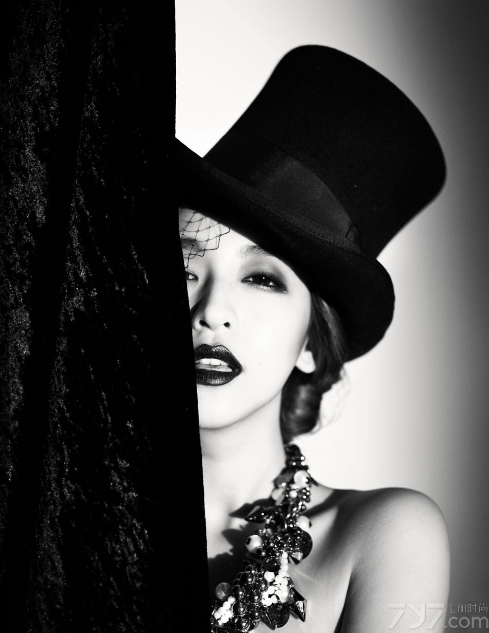 <p>曹阳&ldquo;不着片缕&rdquo;全裸出镜 令宅男们大呼过瘾</p>