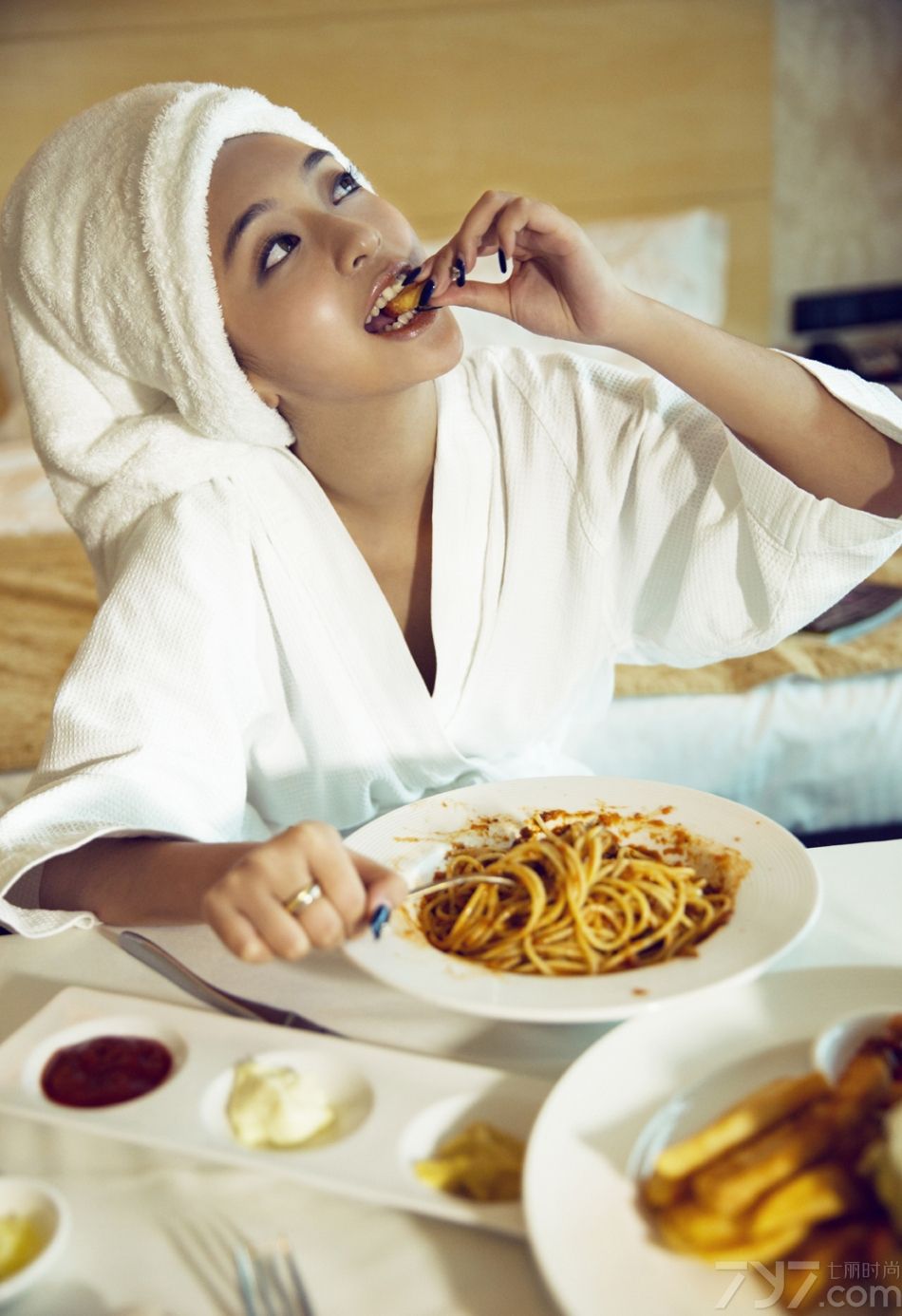 <p>曹阳&ldquo;不着片缕&rdquo;全裸出镜 令宅男们大呼过瘾</p>