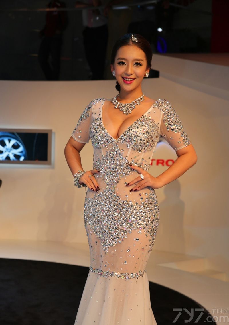 <p>曹阳&ldquo;不着片缕&rdquo;全裸出镜 令宅男们大呼过瘾</p>