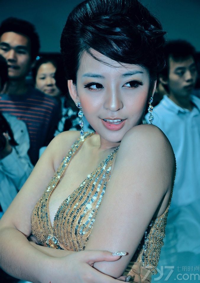 <p>曹阳&ldquo;不着片缕&rdquo;全裸出镜 令宅男们大呼过瘾</p>