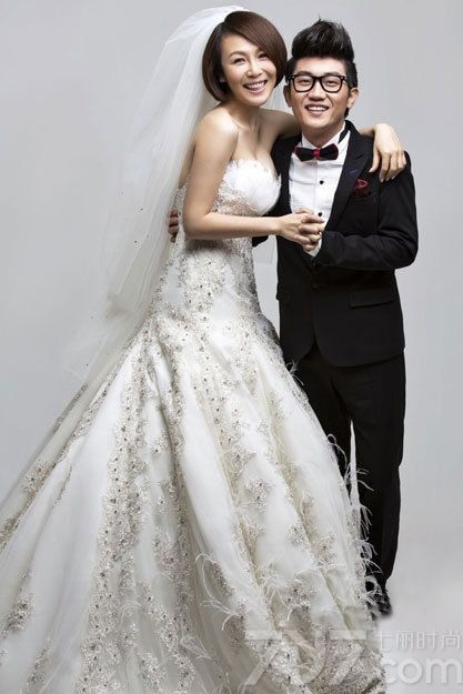 <p>据悉，金志文和女友将于十一月底在海南三亚举办长达4小时的盛大婚礼，婚礼的主题是他的成名曲&ldquo;为爱痴狂&rdquo;。而《中国好声音》团队将为金志文和女友金兰免费打造一场羡煞旁人的完美婚礼。</p>