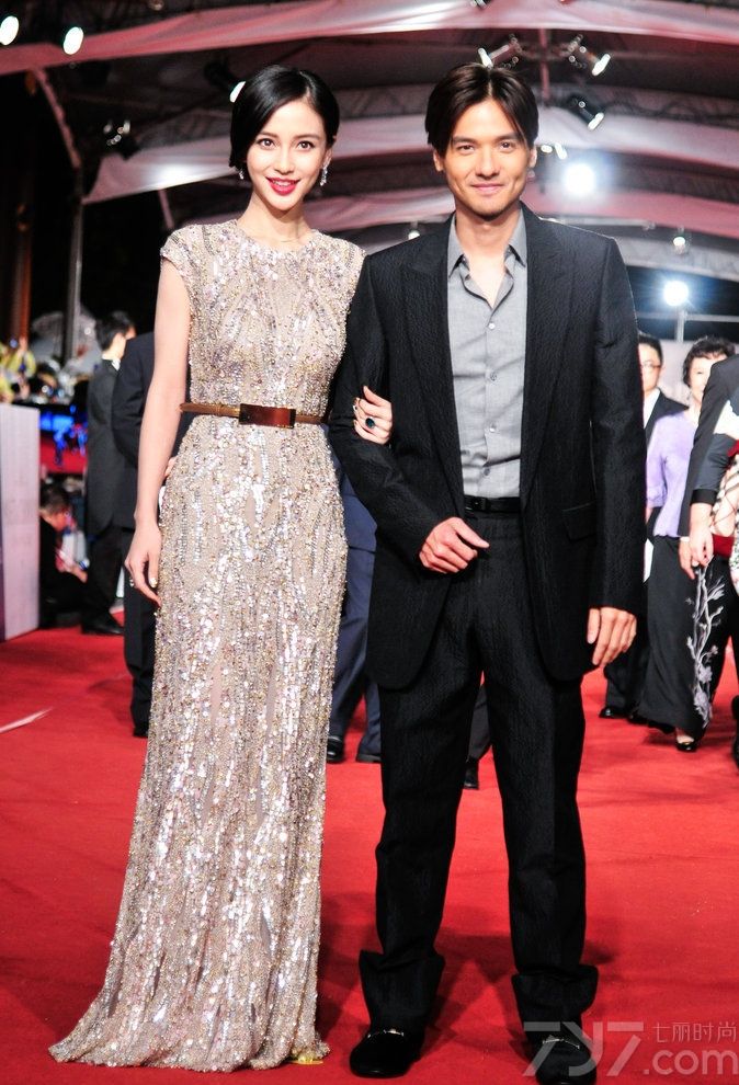 <p>众星闪耀49届金马奖 林志玲真空抛胸&ldquo;激吻&rdquo;黄渤</p>