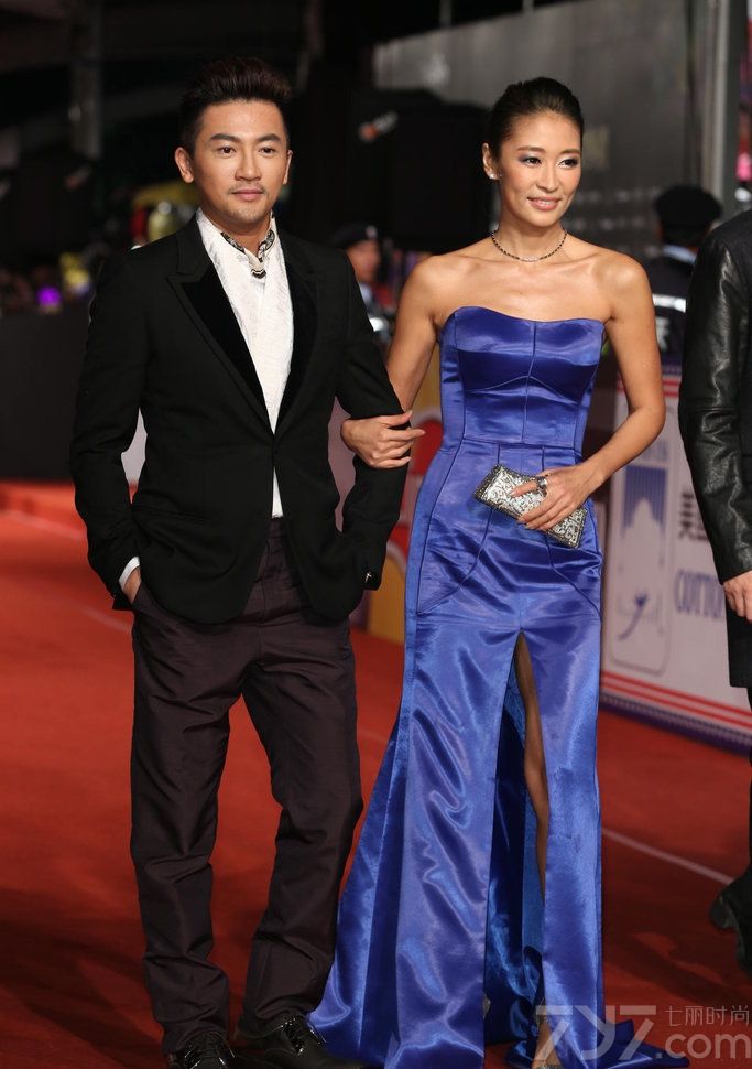 <p>众星闪耀49届金马奖 林志玲真空抛胸&ldquo;激吻&rdquo;黄渤</p>