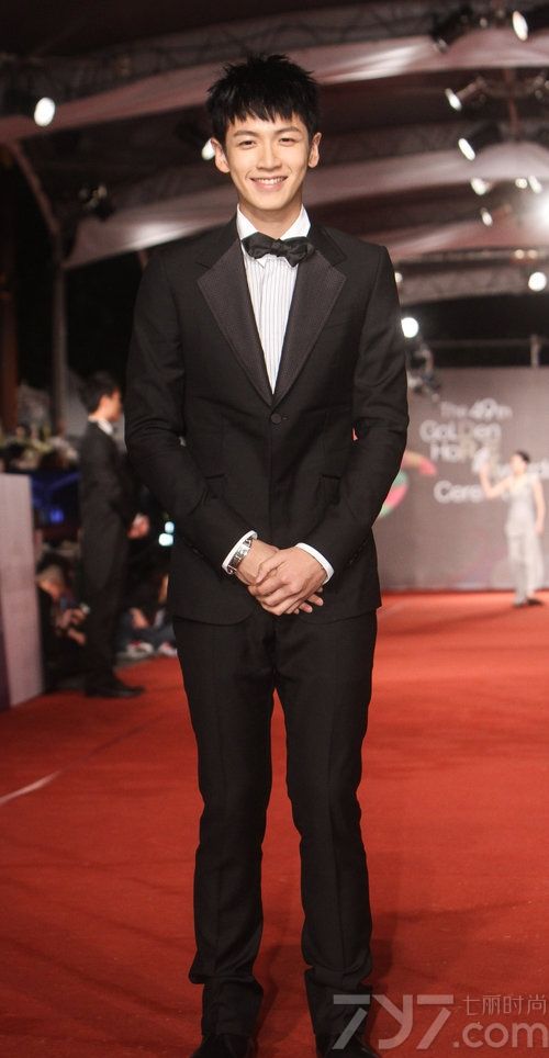 <p>众星闪耀49届金马奖 林志玲真空抛胸&ldquo;激吻&rdquo;黄渤</p>