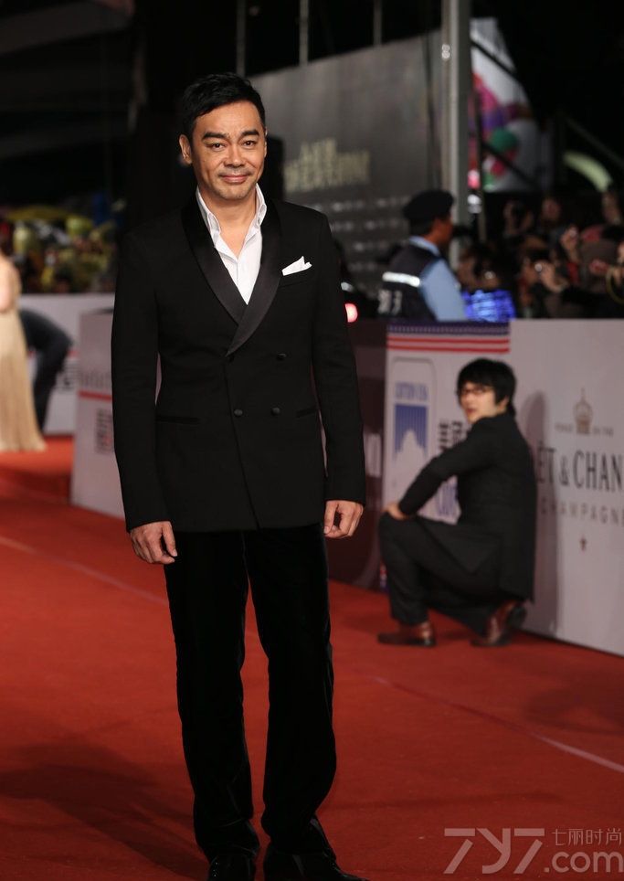 <p>众星闪耀49届金马奖 林志玲真空抛胸&ldquo;激吻&rdquo;黄渤</p>