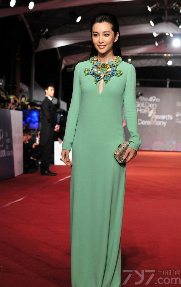 <p>众星闪耀49届金马奖 林志玲真空抛胸&ldquo;激吻&rdquo;黄渤</p>