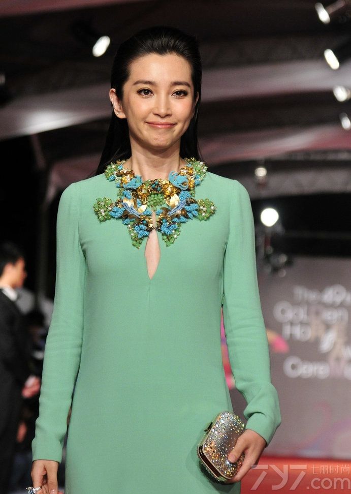 <p>众星闪耀49届金马奖 林志玲真空抛胸&ldquo;激吻&rdquo;黄渤</p>