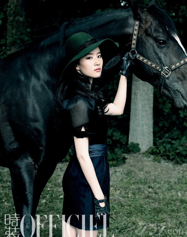 <p>&ldquo;神仙姐姐&rdquo;刘亦菲化身&ldquo;无情女神&rdquo;拍摄封面大片。刘亦菲是含蓄的，理性的。她坦然，自己不是个爱撒娇的人，宁可自己治愈。这就是刘亦菲身上那种含蓄的感情表达，她当然是有情的，她的感情甚至比很多人的感情更丰富，但她不会把自己的心情喊出来，她更擅长做。</p>