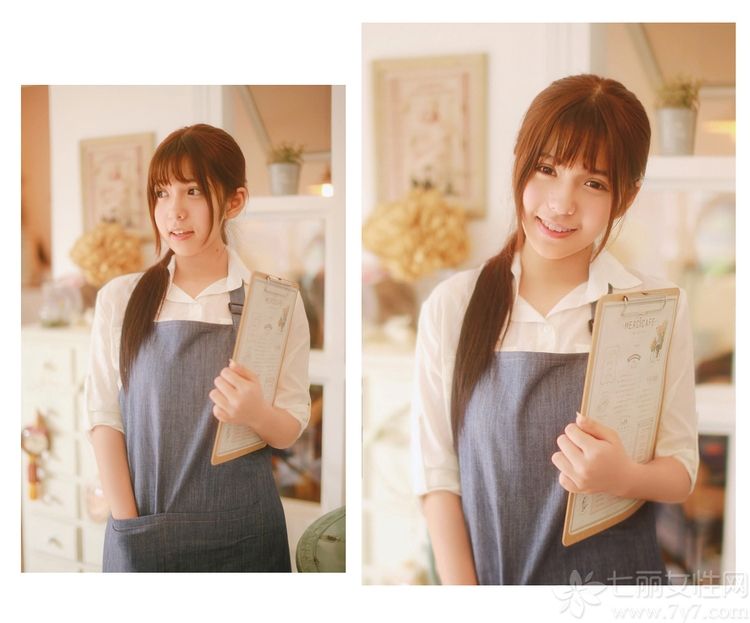 咖啡厅是目前都市人休闲选择的场所之一，下面为大家分享一组90后美女素颜美女生活照，清纯的面容，身穿白色休闲衬衫，搭配背带围裙，在咖啡厅的各个脚落里的瞬间记录，甜美可爱超有亲切感。