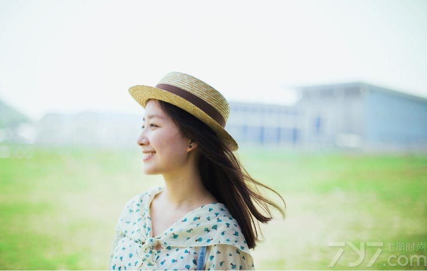 清纯迷人养眼小美女，气质微笑一路阳光。