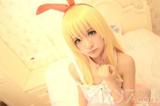 <p>近日，曾在《长江七号》中反串男孩儿的徐娇一组cosplay照片曝光。徐娇被周星驰收为干女儿后并未全心投入演艺届，反而爱上了动漫cosplay，瞬间由假小子华丽丽变身美少女。</p>