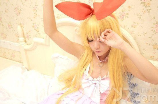 <p>近日，曾在《长江七号》中反串男孩儿的徐娇一组cosplay照片曝光。徐娇被周星驰收为干女儿后并未全心投入演艺届，反而爱上了动漫cosplay，瞬间由假小子华丽丽变身美少女。</p>