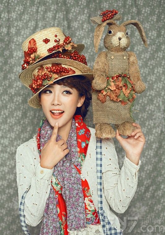 <p>俏丽清新气质女生写真，萝莉甜美笑容电力十足。</p>