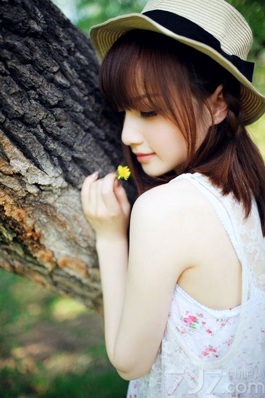 <p>萌系少女最纯洁的私照&nbsp; 令宅男们陶醉不已</p>