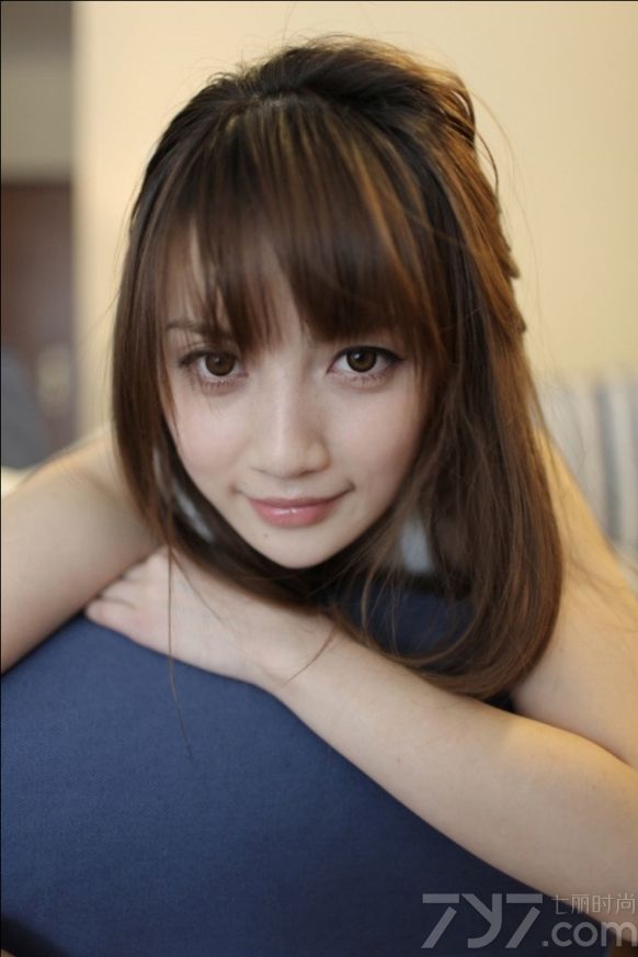 <p>萌系少女最纯洁的私照&nbsp; 令宅男们陶醉不已</p>