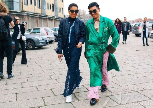 米兰时装周又被潮人挤爆了 时髦春意单品秀不停