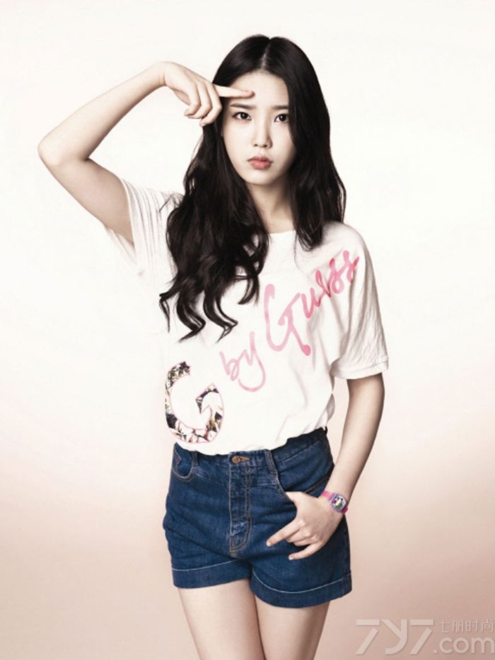 <p>IU，原名为：李知恩，1993年出生，韩国国民级solo歌手，被韩国人民亲切的称为&ldquo;国民妹妹&rdquo;。歌唱实力雄厚，&ldquo;三段高音&rdquo;技巧为人津津乐道。代表作有：《唠叨》《好日子》《你和我》。韩国国民妹妹美女IU李知恩,清纯甜美如同栀子花般的纯洁.</p>