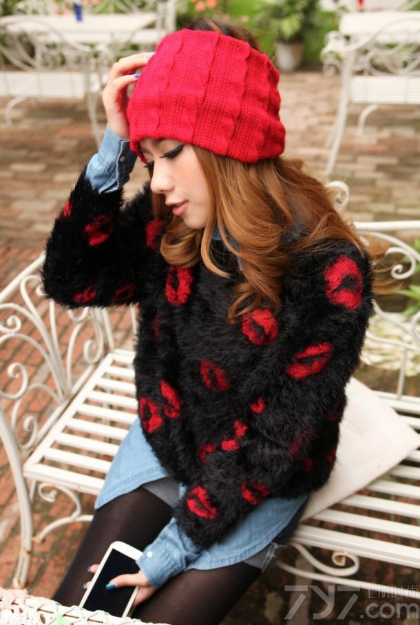 <p>小清新女生写真，柔美气息冬日小甜心，清纯的脸庞漫步在乡间古镇，不食人间烟火的感觉。</p>