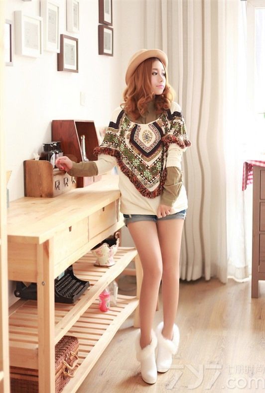 <p>小清新女生写真，柔美气息冬日小甜心，清纯的脸庞漫步在乡间古镇，不食人间烟火的感觉。</p>