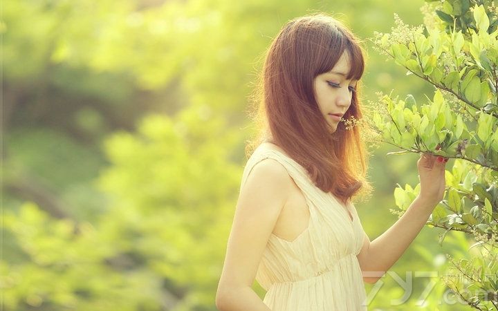 <p>氧气美女小清新写真&nbsp; 一个人的自然物语</p>