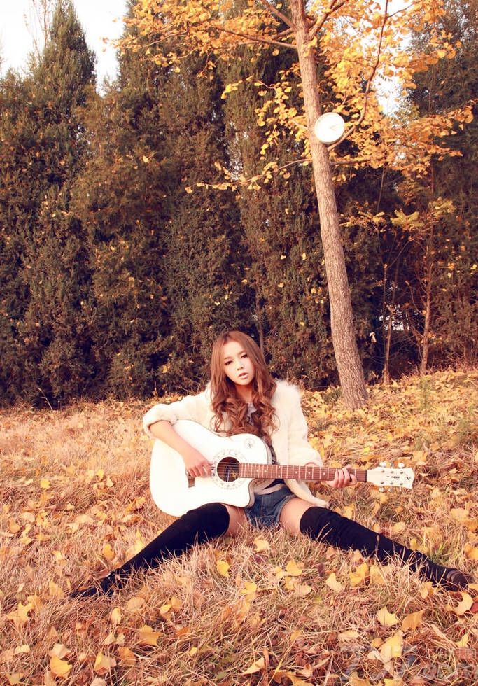 <p>&ldquo;小滨崎步&rdquo;裴紫绮唯美秋意写真 清纯靓丽惹人爱</p>