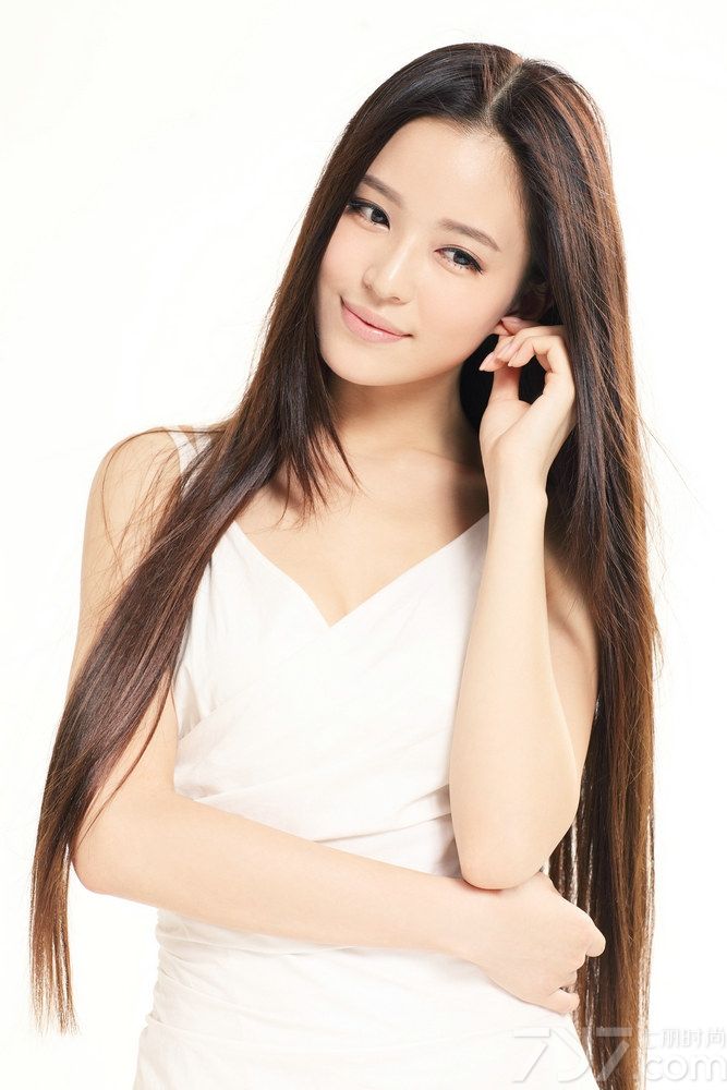 <p>&ldquo;初恋少女&rdquo;温心纯美写真 白纱长裙尽显清新气质</p>