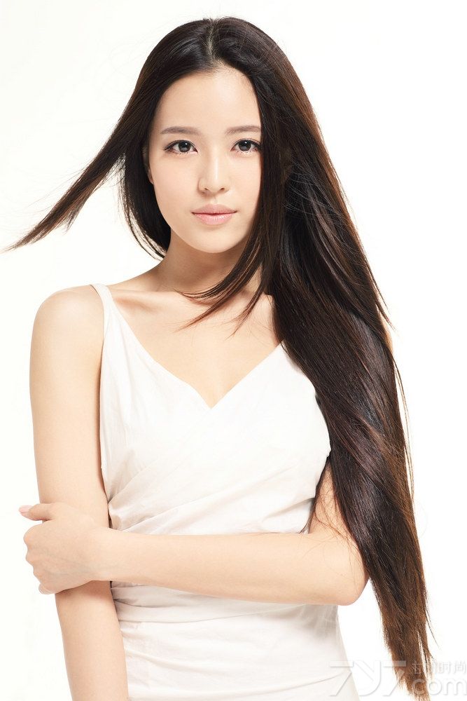 <p>&ldquo;初恋少女&rdquo;温心纯美写真 白纱长裙尽显清新气质</p>