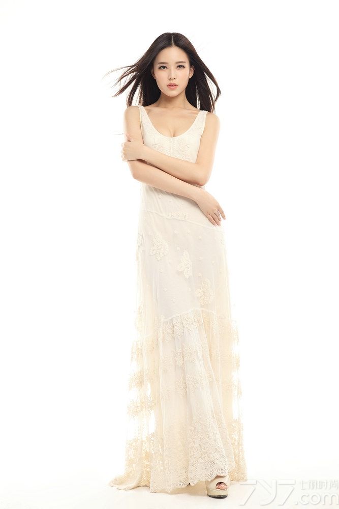 <p>&ldquo;初恋少女&rdquo;温心纯美写真 白纱长裙尽显清新气质</p>