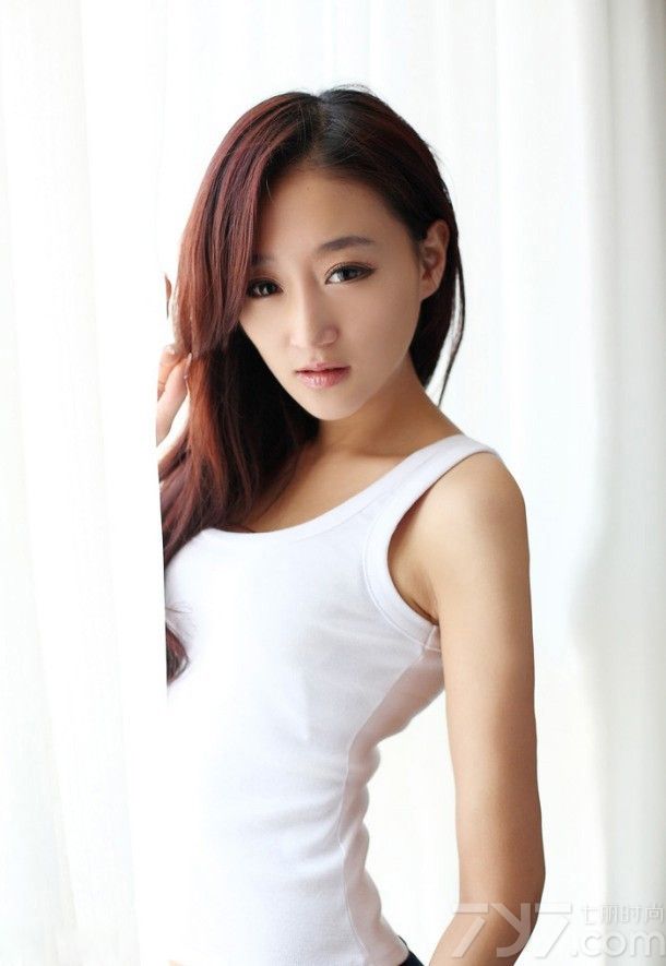 <p>娇羞少女&ldquo;风情万种&rdquo; 欲羞还露秒杀宅男</p>