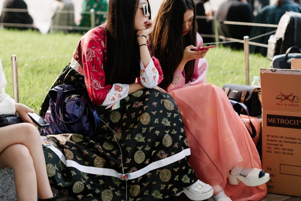 韩国首尔最新街拍 2015秋装韩流新动向