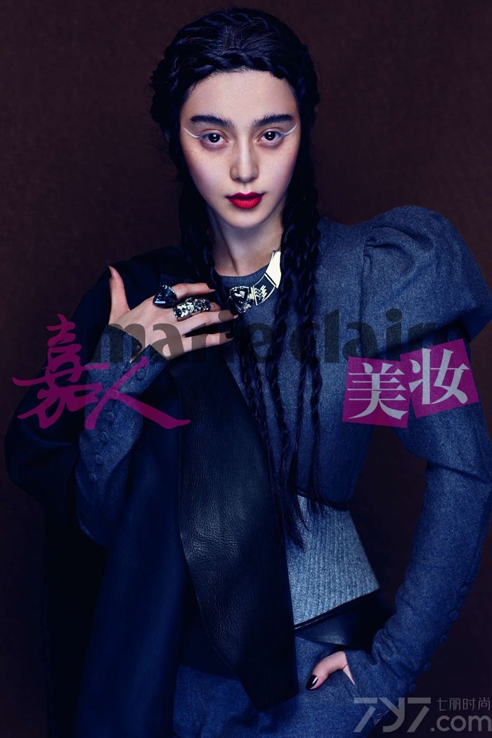 <p>人们不再说范冰冰是个花瓶，而她早已不在乎那些评价，&ldquo;重要的是你自己有没有真正努力、有没有对请你工作以及支持你的人负责。外界的名号，只要不侮辱到我的人格和尊严，我都不介意，因为对一样东西的介意体现着自卑&rdquo;她愿意被称为&ldquo;范小胖&rdquo;，在她眼里这个绰号表达了一种亲昵、一种平等的关系，比霸气十足的&ldquo;范爷&rdquo;更让她觉得接近自我。</p>