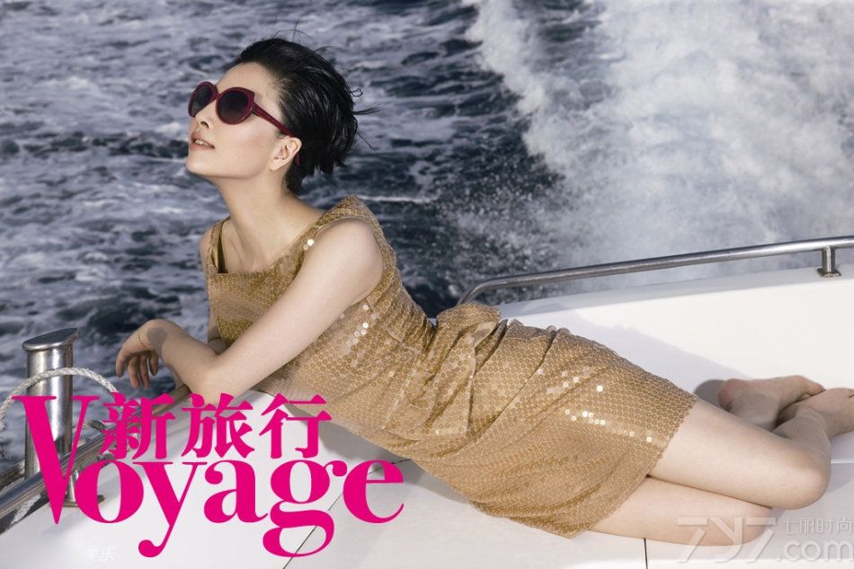 <p>殷桃眼波流转、身姿曼妙，仿佛在无声诉说着独属她的那份&ldquo;微性感&rdquo;！她坦言，女人更多的性感来自内心，这样她外在的表露才会有更多感染力。</p>