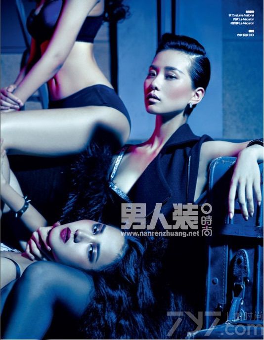 <p>刘诗诗首次突破尺度登《男人装》，真空裸背勾人眼球！刘诗诗在《仙剑奇侠传三》、《聊斋奇女子》、《步步惊心》(观剧)、《轩辕剑之天之恒》、《大漠谣》等多部电视剧中都饰演了一个温婉可人的形象，其古典气质深受许多观众喜爱。然而私底下的她性格豪爽，因此被称为&ldquo;诗爷&rdquo;。</p>