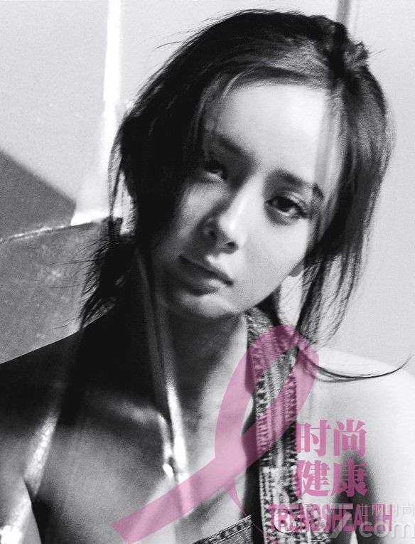 <p>&ldquo;粉红丝带&rdquo;作为全球乳腺癌防治活动，迄今已经有十个年头。而此次粉红丝带十周年也请到白百何作为年轻一代女性代表代言乳腺癌防治活动，白百何更希望通过这次大片的拍摄，使更多女性朋友关注自己的乳房健康。</p>