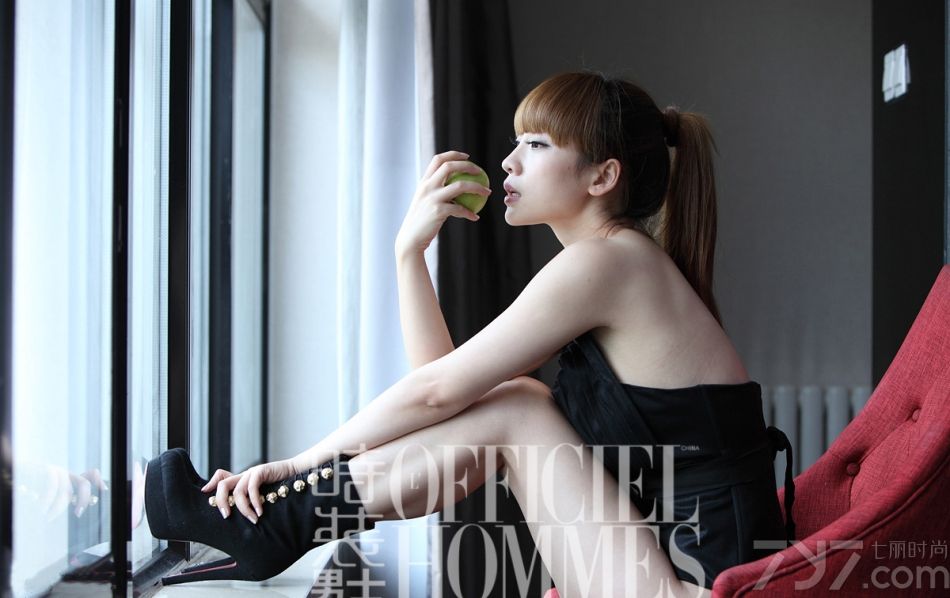 <p>80后36E大胸性感女神柳岩傲人的&ldquo;胸器&rdquo;是她的特色，近日在拍摄《时装男士 <font size=