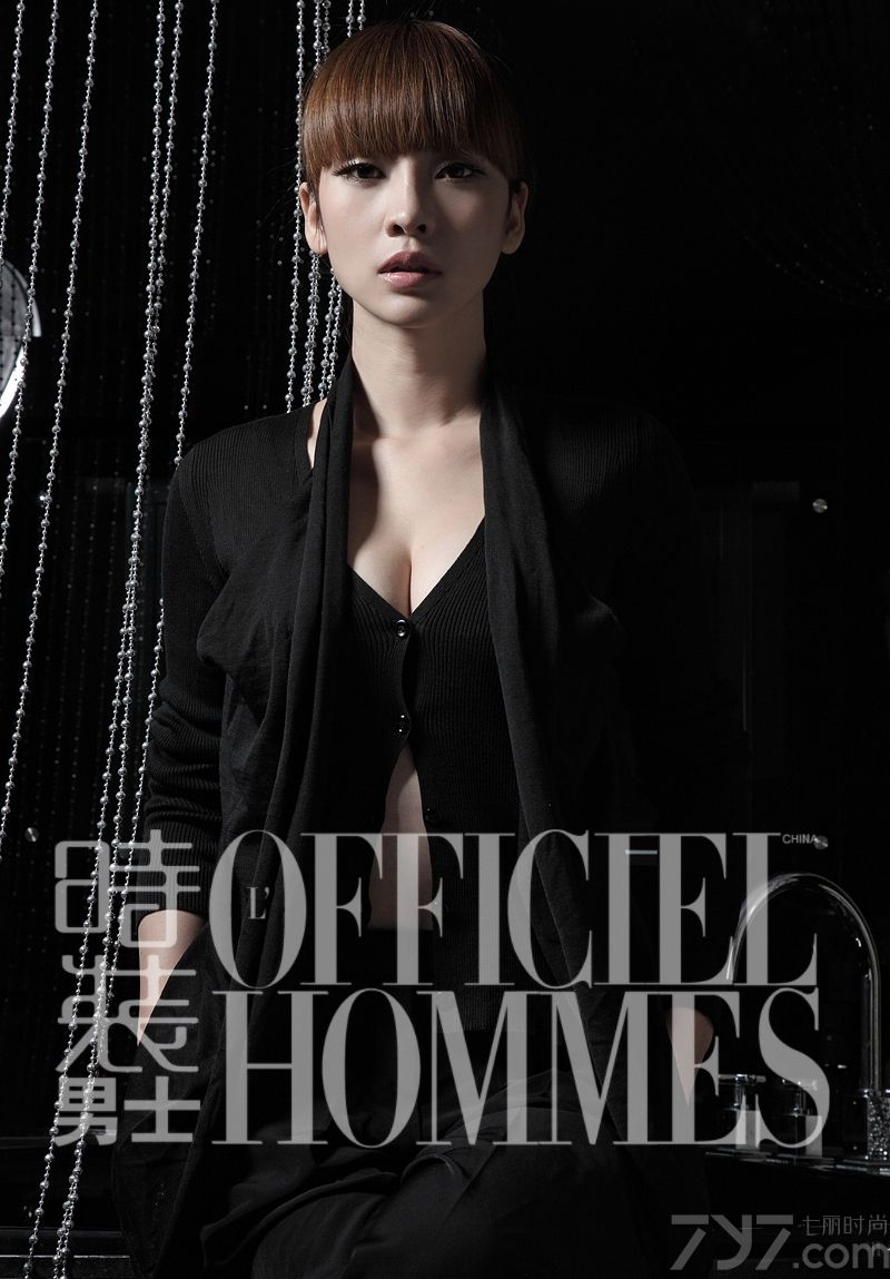 <p>80后36E大胸性感女神柳岩傲人的&ldquo;胸器&rdquo;是她的特色，近日在拍摄《时装男士 <font size=