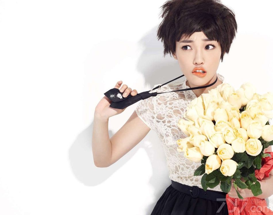 <p>一部《失恋33天》让剧中的&ldquo;黄小仙&rdquo;扮演者白百何火的一塌糊涂，在2011年接拍了多种时尚<a style=