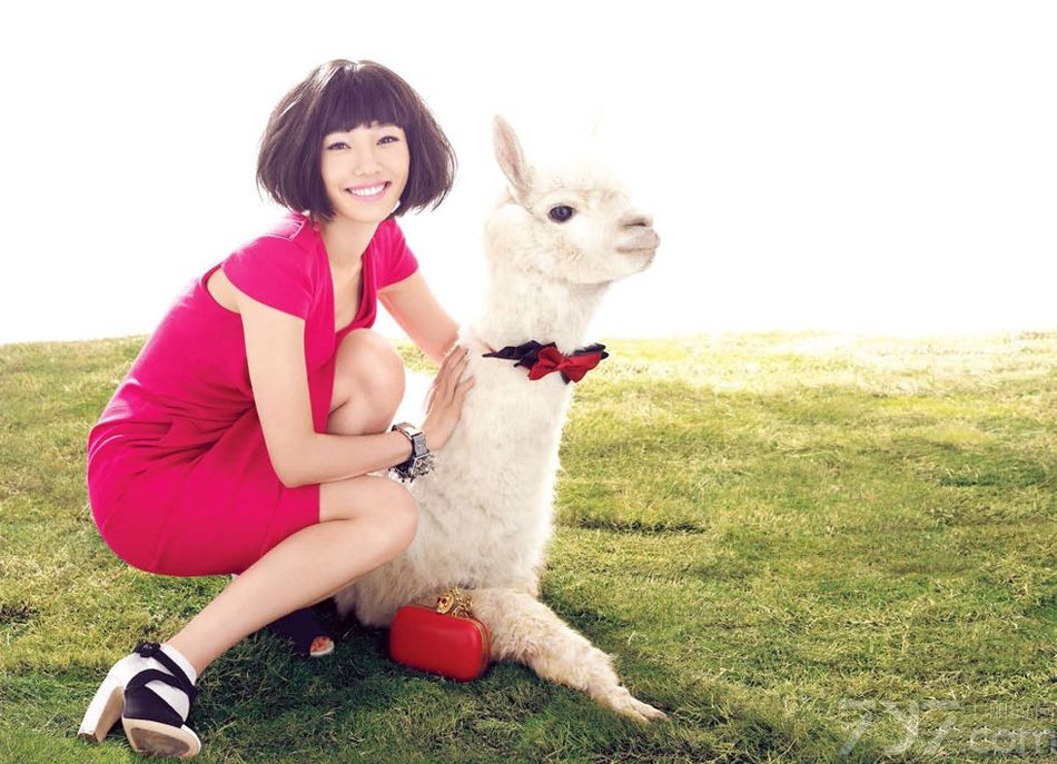 <p>一部《失恋33天》让剧中的&ldquo;黄小仙&rdquo;扮演者白百何火的一塌糊涂，在2011年接拍了多种时尚<a style=