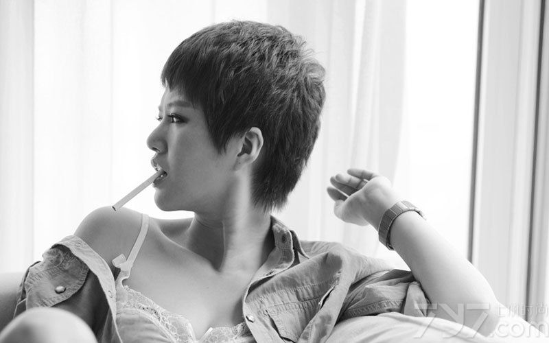 <p>近日，&ldquo;超女&rdquo;谭维维为某杂志拍摄的大片曝光，谭维维杂志封面<a style=