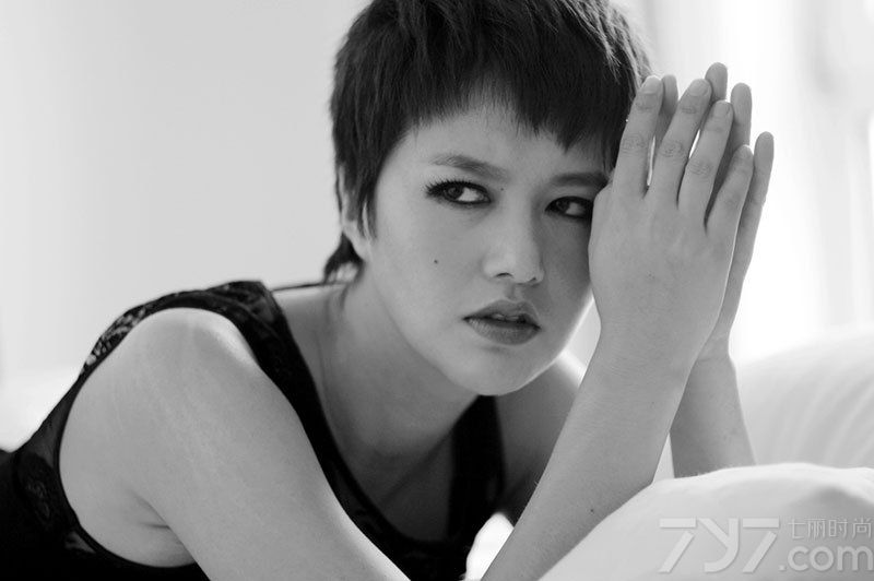 <p>近日，&ldquo;超女&rdquo;谭维维为某杂志拍摄的大片曝光，谭维维杂志封面<a style=