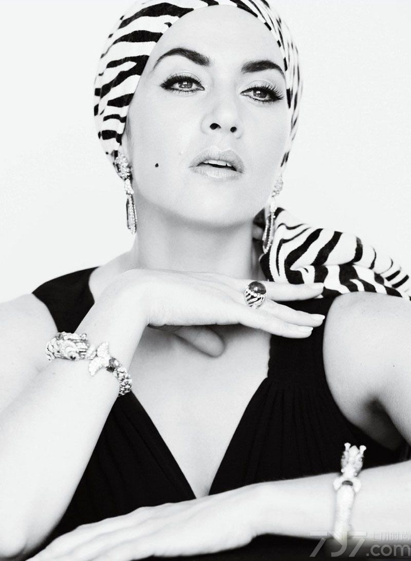 <p>&nbsp;日前，奥斯卡影后凯特&middot;温丝莱特（Kate Winslet）登上美版时尚杂志《V》9月刊封面。<a style=