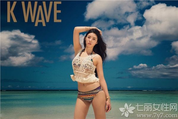 韩国嫩模柳胜玉近日拍摄了一组性感沙滩写真，身穿各式比基尼大秀好身材。爆乳、纤腰、翘臀、长腿，凹凸有致的S型身材一览无余，性感万分。一头乌黑的及腰长发更是平添了几分纯美。堪称天使面孔，魔鬼身材啊。