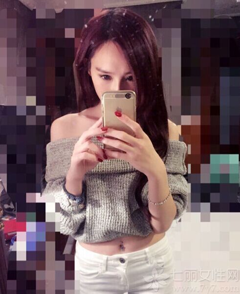 台湾网友热衷追捧各种“妹”,例如“豆花妹”、“鸡排妹”、“尖叫妹”等等。日前,在高雄又有一位包子店的美女受到网友关注,封她是“最美包子妹”，据悉这位美女叫DIDI，她拥有天使脸孔搭配魔鬼身材,外加一头长发,是一位典型集清纯性感于一身的美女，下面就让我们一起看看她的生活照吧！