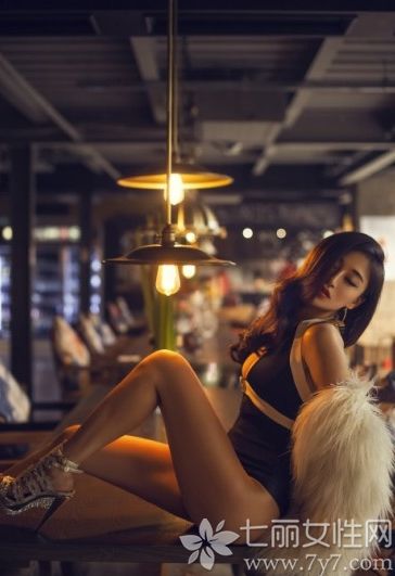 韩昕怡中国内地女艺人知名模特，有着