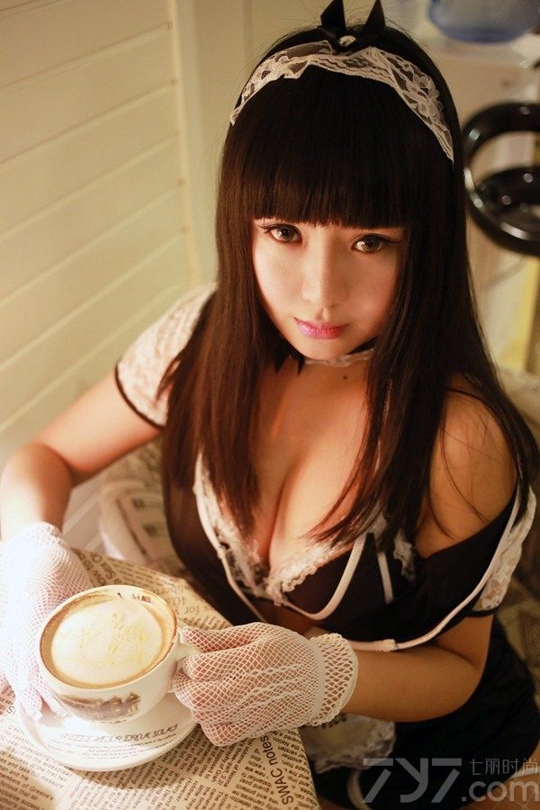 说起女仆这一ACG流行元素,相信各位玩家一定不会陌生,女仆职业起源于欧美等国,却在日本发扬光大,妙龄女子的女仆装扮被当作萌的对象。下面就为大家分享一组超甜美可爱的八宝女仆装私房写真，俏皮可爱惹人爱。