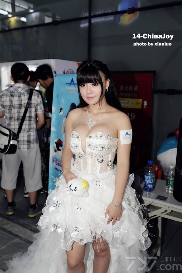 一年一度的“ChinaJoy”在7月31日在上海举行，每年“ChinaJoy”的最大的杀手锏依旧是Showgirl，十个里面有一个选对了的Showgirl不仅仅能让自己的展台人气爆棚，也能够让自己名声大震！下面就一起来看看她们的风采吧！