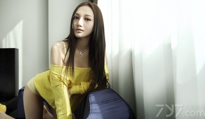 这组绝色美女性感内衣写真图片，宛如性感女神的诱人面貌，加上性感完美的身材，在穿着性感比基尼后，展出充满了致命诱惑的魅力。白皙肌肤以及性感长腿，瞬间秒杀众多宅男，惊艳绝色媚态令人难敌抵挡。分享绝色美女内衣写真图片，性感比基尼魅惑宅男。